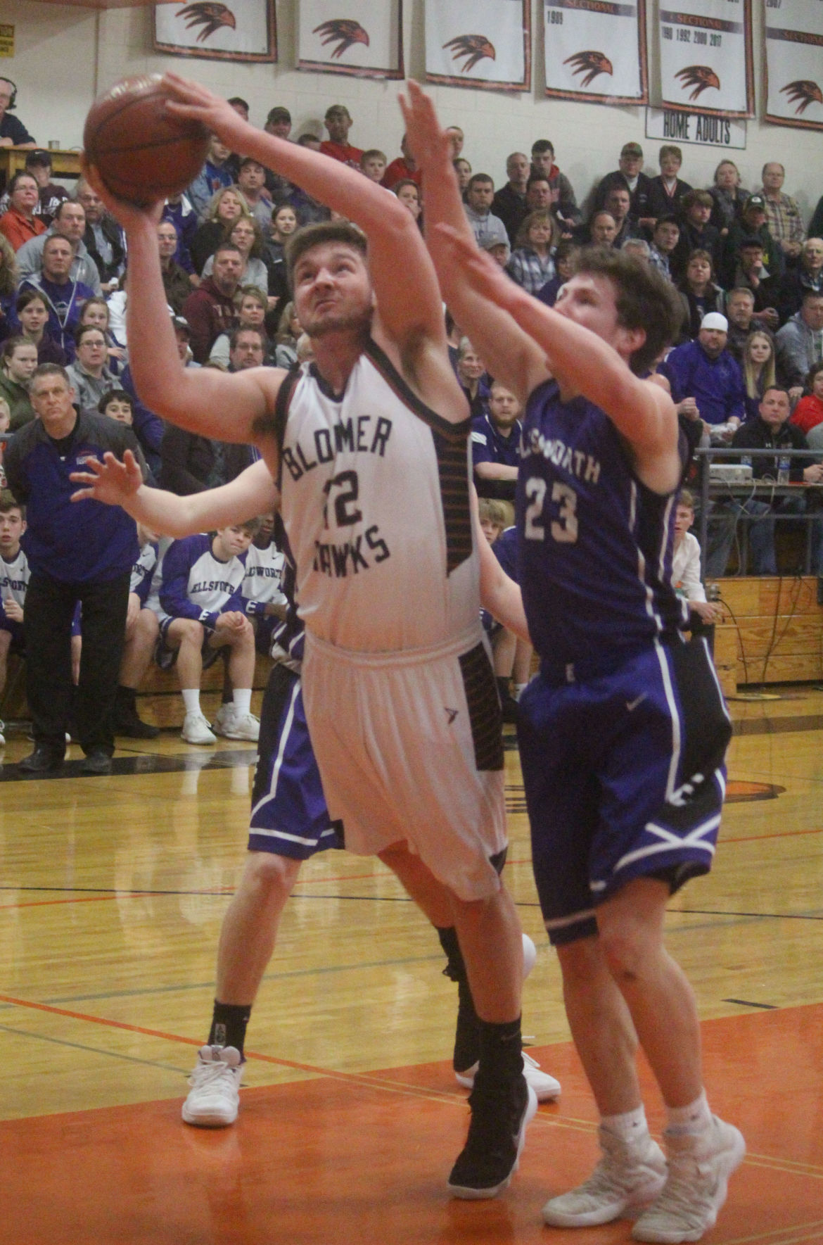 Ellsworth at Bloomer boys basketball 3-3-18